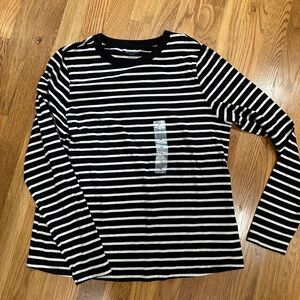 Old Navy. Medium. NWT